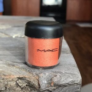 New! MAC Orange Brown Pigment
